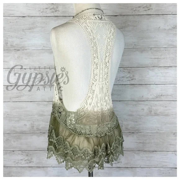 POL Antique Ivory Ombre Lace Layering Top - Picture 4 of 16